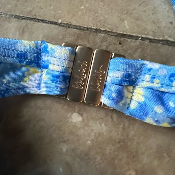 Kulani Kinis swimwear top NWT 2X Large.Blues and yellow with brass colored clasp - Picture 6 of 12